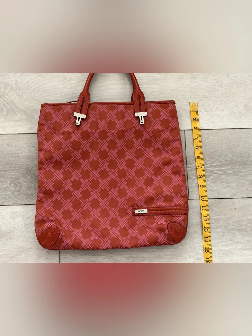 Gorgeous Tumi Signature Collection Large Tote with Leather Trim